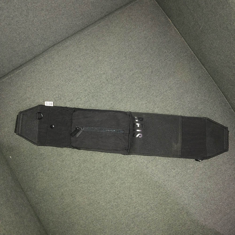 BEIS Black Travel Strap